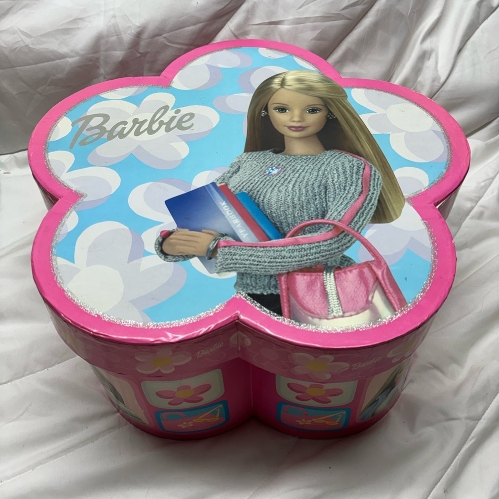 Vintage Barbie Flower Box Mattel 2000! Extremely RARE!